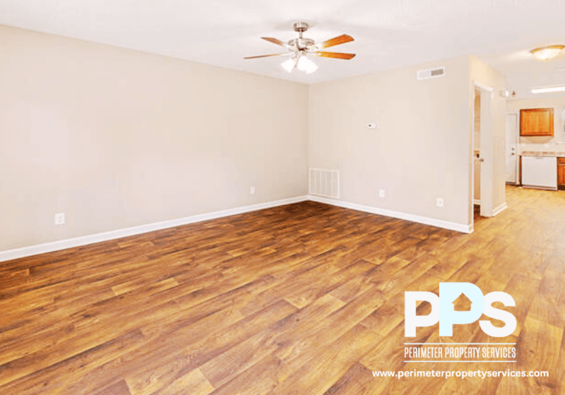 Dallas House: 350 WI Pkwy