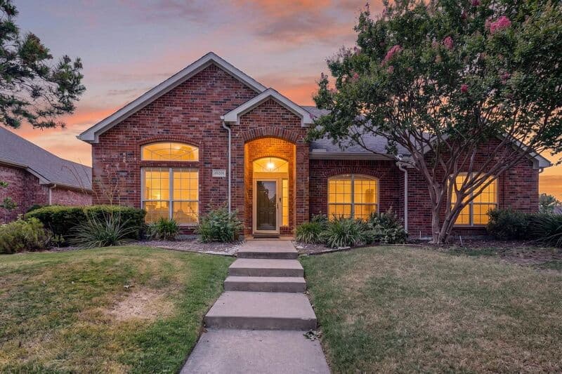 Frisco House: 10201 Max Lane