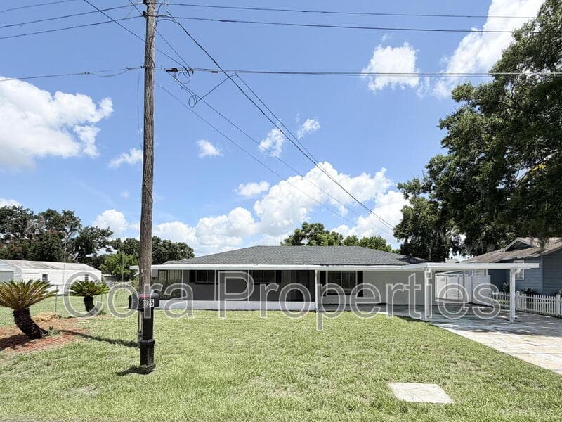 Winter Haven House: 825 Avenue Y Northwest