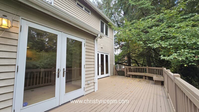 Redmond House: 16323 NE 50th Way