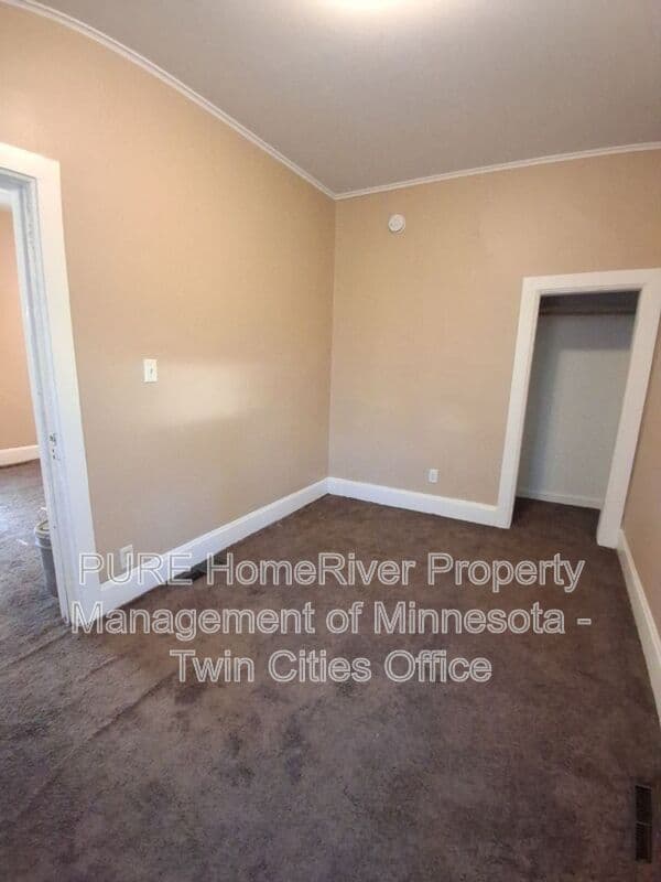 Saint Paul Condo: 987 Churchill Street #1