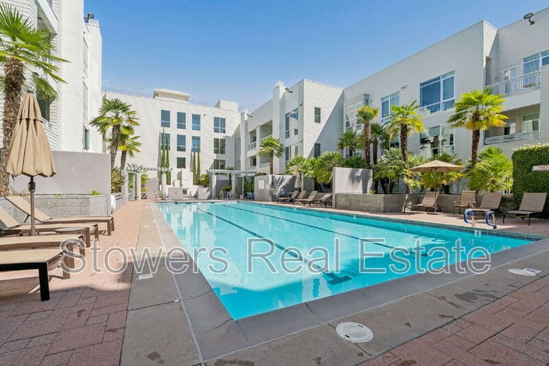 Walnut Creek Condo: 1655 N California Blvd