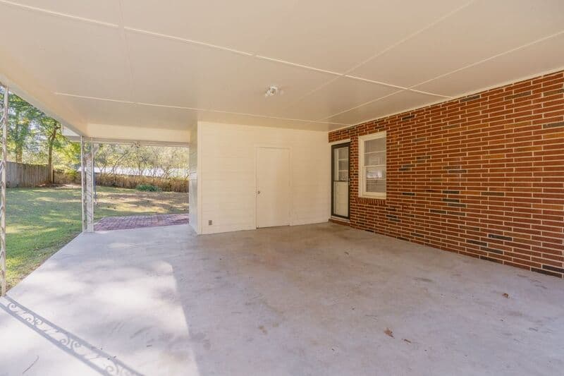 Athens House: 120 Soule St