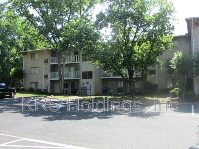Richmond Condo: 5606 Crenshaw
