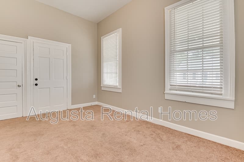 Augusta Condo: 515 3rd Street - B