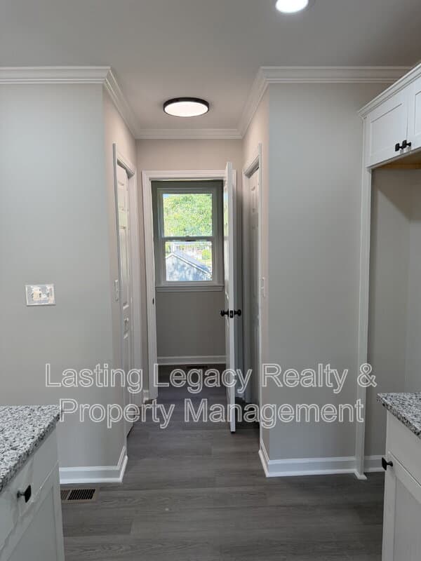 Winston-Salem House: 2036 Harrison Ave