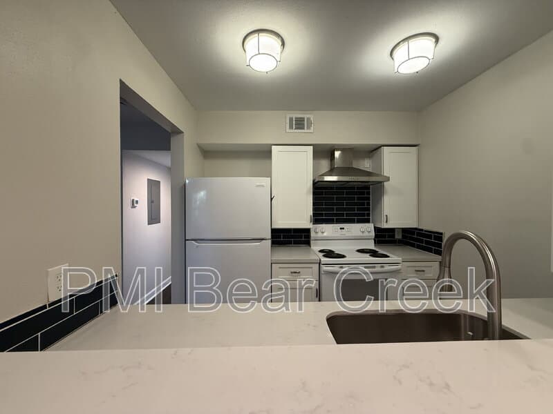 Houston Condo: 1824 Thonig Road