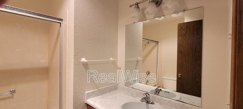 Grants Pass Condo: 832 NE D St