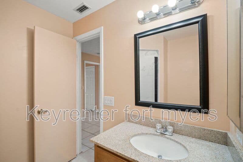 Cape Coral House: 4406 Santa Barbara Blvd
