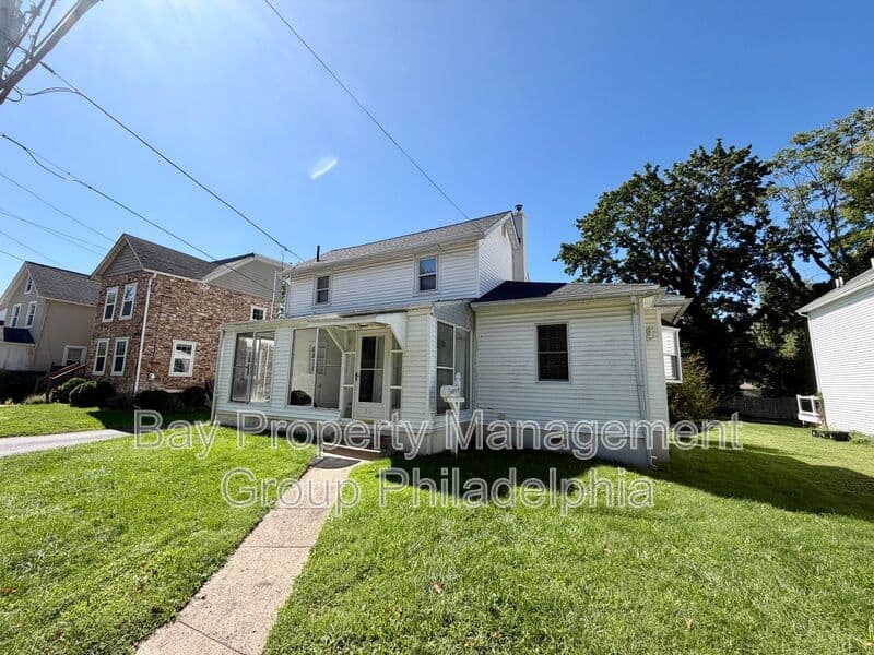 Blue Bell House: 1014 Trewellyn Ave
