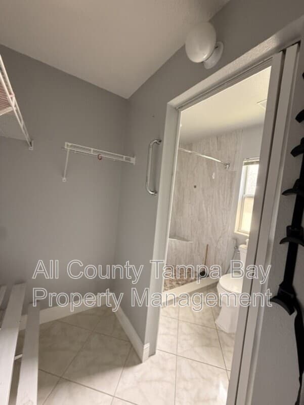 Riverview House: 11747 Lynmoor Dr