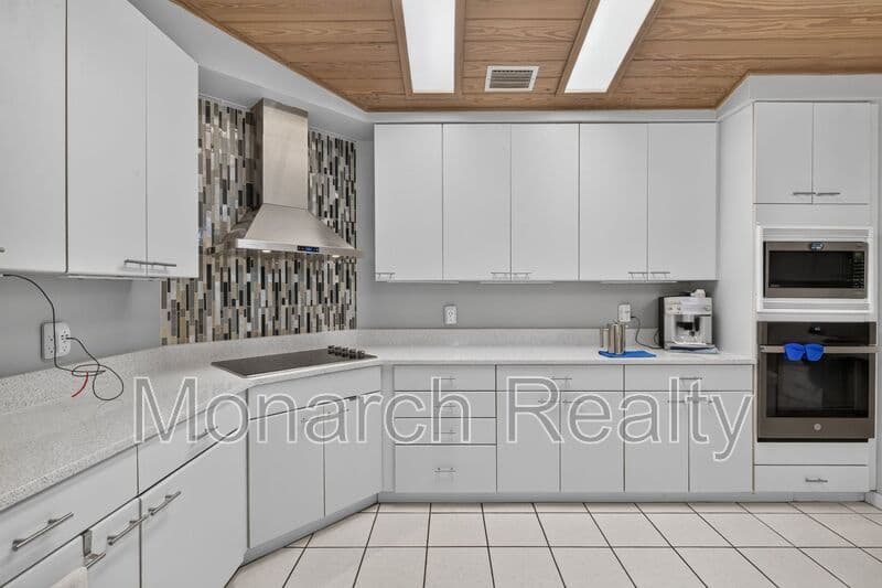Gainesville House: 1326 Northwest 57th Street