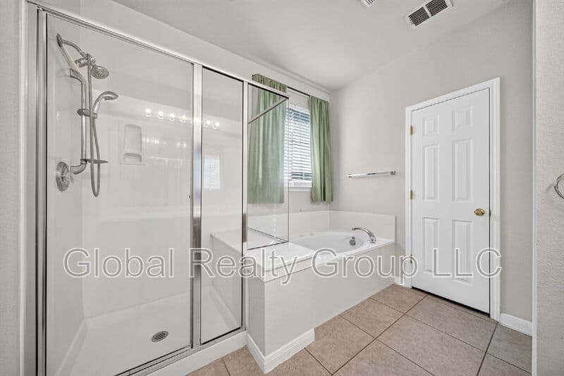 San Antonio House: 20614 Cliff Park Ln