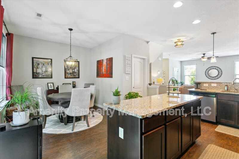 Williamsburg Townhome: 105 Prosperity Court - 1