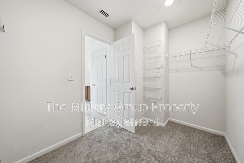 Orange Park House: 391 Hepburn Rd