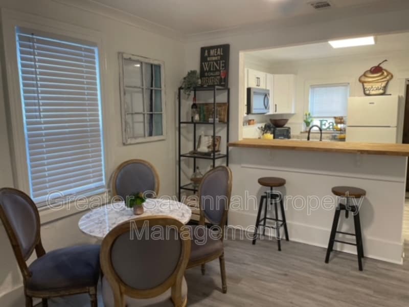 Savannah House: 626 East Waldburg Street