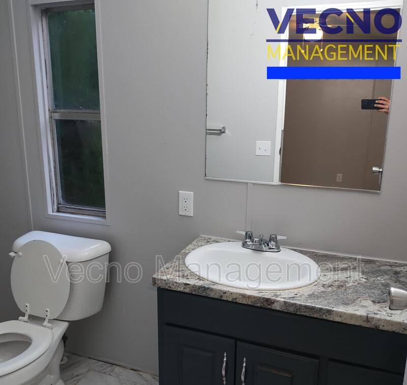 Crosby House: 13535 Sralla Road