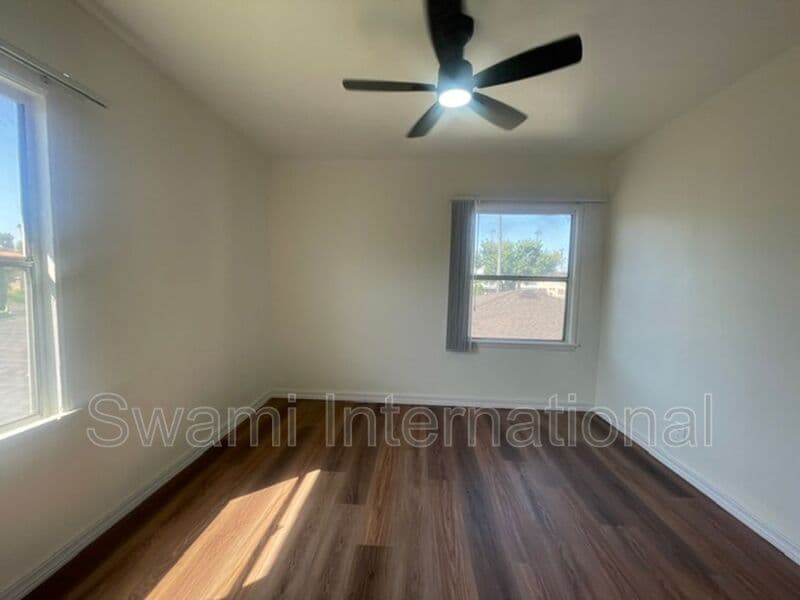 Inglewood Condo: 622 1/2 E. 97th
