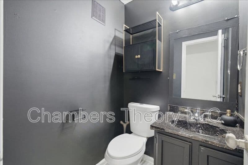 Woodbridge House: 12181 Old Salem Ct