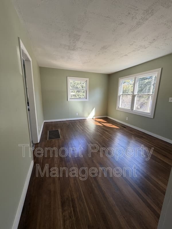 Chattanooga House: 5241 Lomnick Street