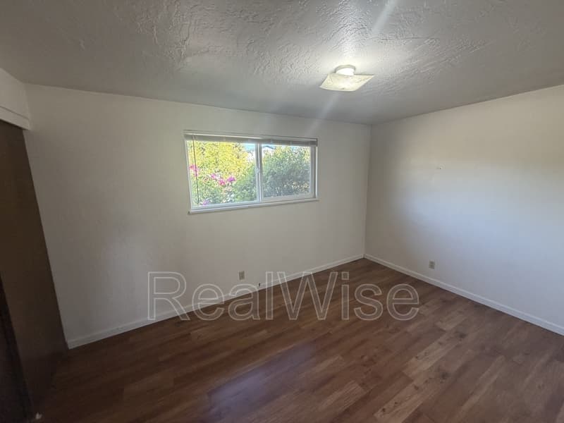 Grants Pass House: 1125 SW Bridge St