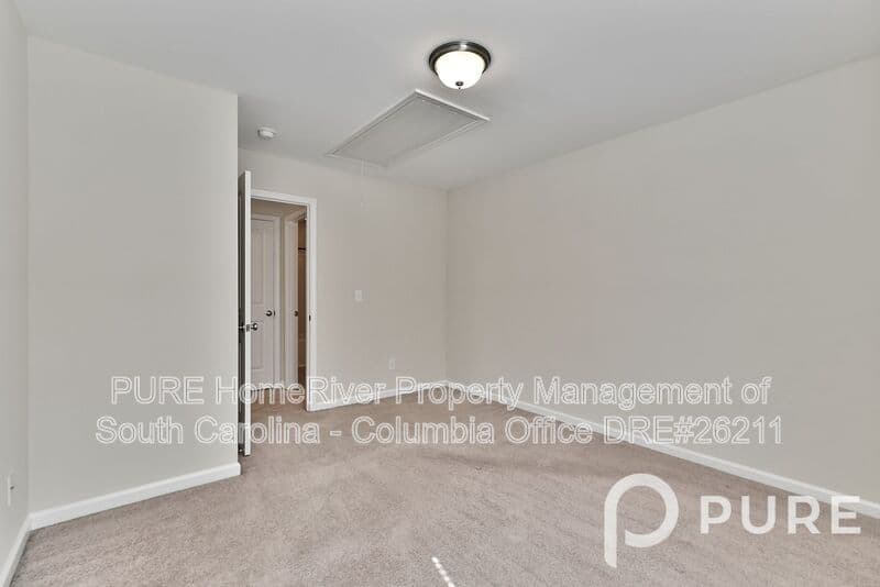 West Columbia House: 512 Spanish Leaf Lane