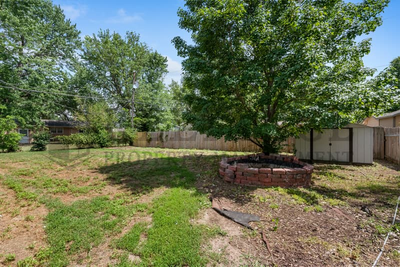 Wichita House: 7315 West Galoway