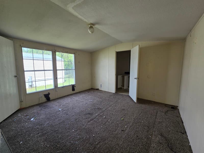 Fayetteville House: 2416 Cattail Cir