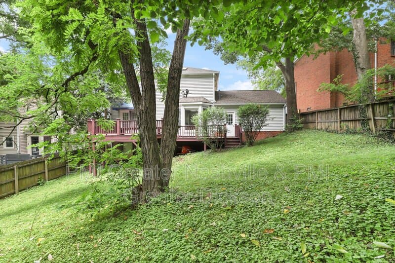Nashville House: 524 Fairhaven Court