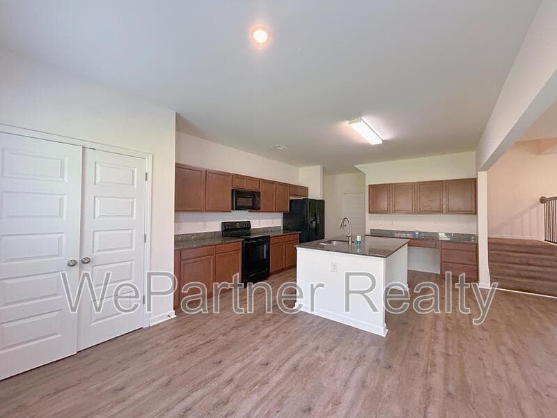 Lawrenceville House: 1831 Campbell Oaks Dr