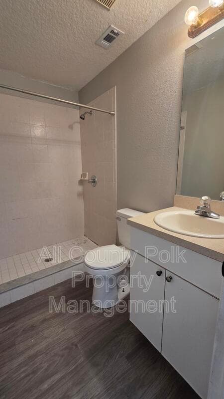 Lakeland House: 220 S Eastside Dr.