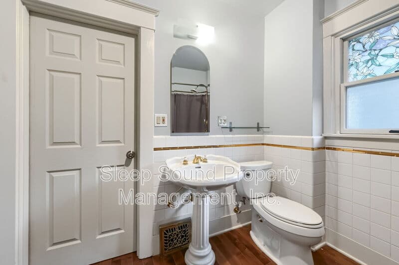 Portland House: 3835 SE Ankeny Street