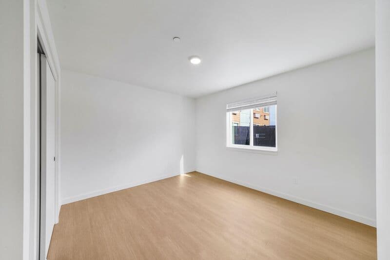 Seaside Apartment: 1000 S Holladay Dr