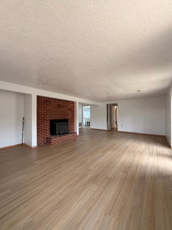 Happy Valley House: 15868 Southeast Compass Course Street