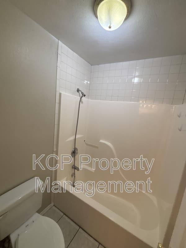 Greenwood Condo: 1115 Farley Circle - B
