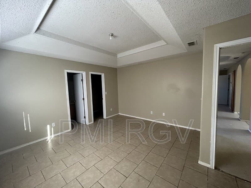 Edinburg House: 1021 Denver