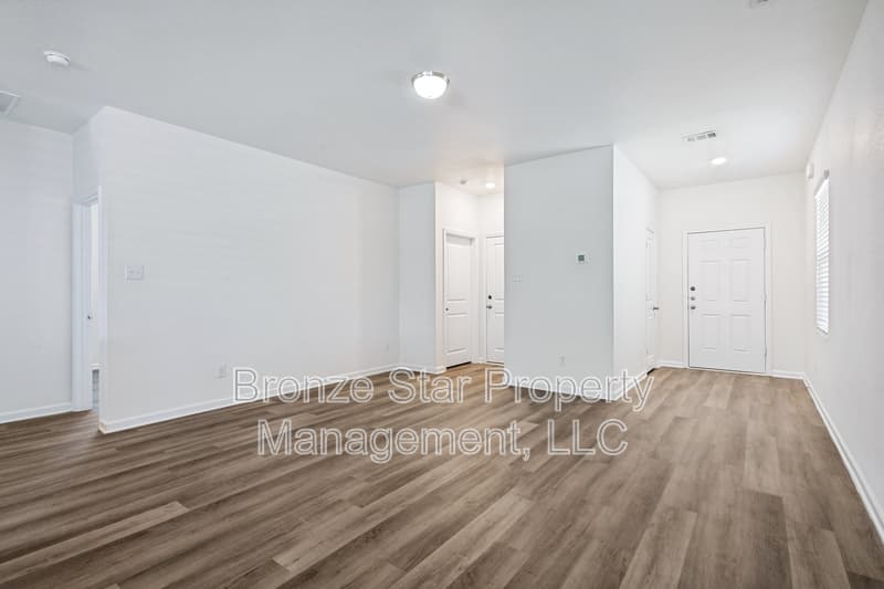 Princeton House: 421 Covington Cove