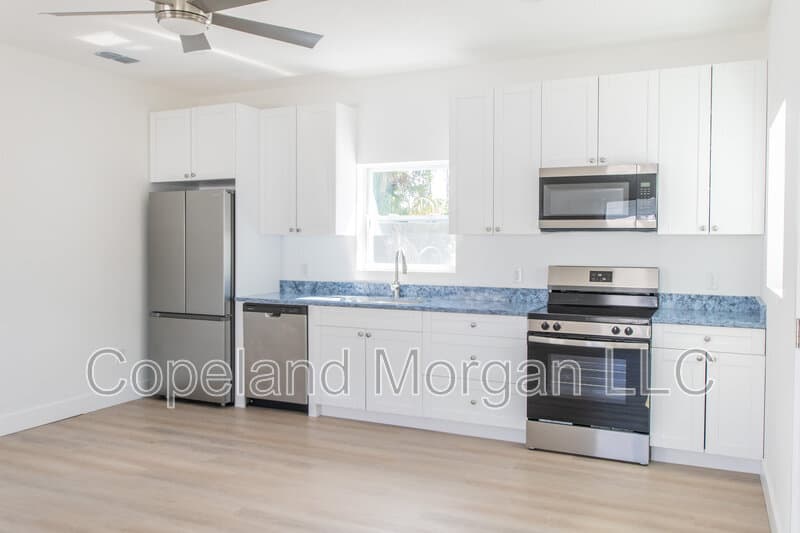 St. Petersburg Condo: 3720 Iris Street North