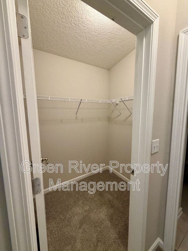 Orange Park House: 450 Clinton Drive