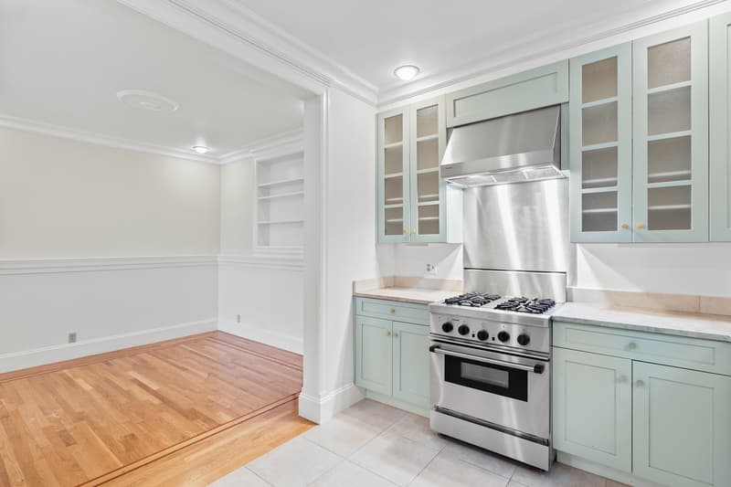 Seattle House: 1435 Newport Way