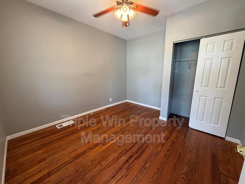 Maplewood House: 7790 Folk Ave.