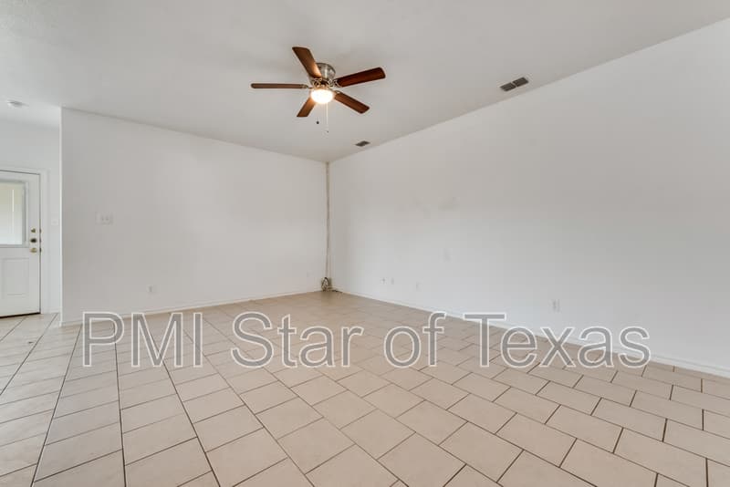 Fort Worth House: 6324 Spokane Drive