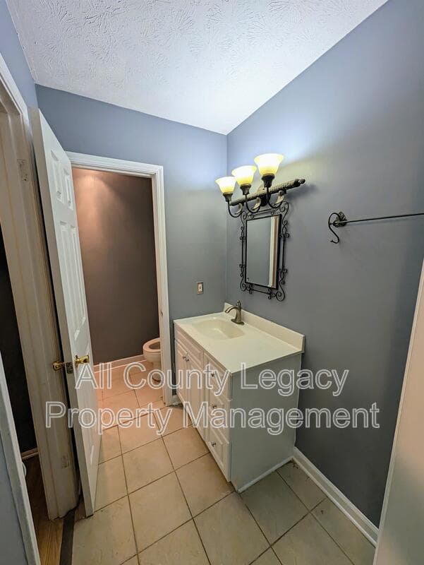 Athens Condo: 168 Scandia Cir