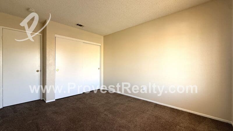 Victorville House: 14601 Pony Trail Rd