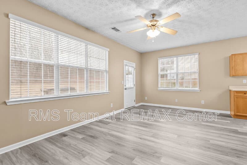 Flowery Branch Townhome: 4932 Vireo Dr