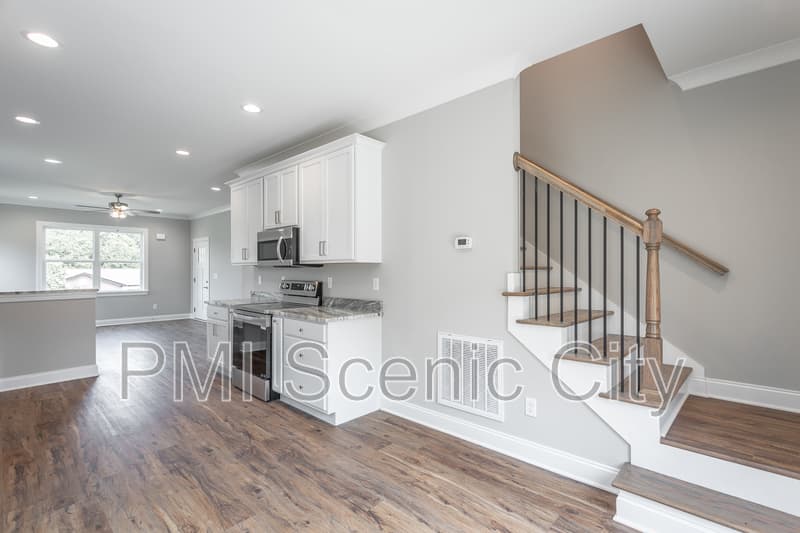 Cleveland House: 2631 Rogers Dr SE