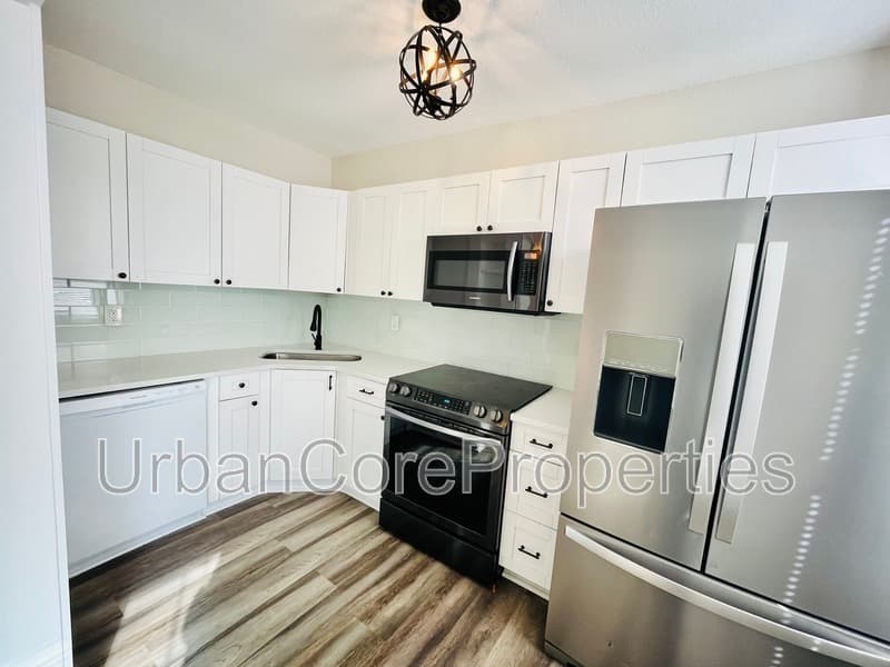 St. Petersburg Condo: 360 13th Ave NE