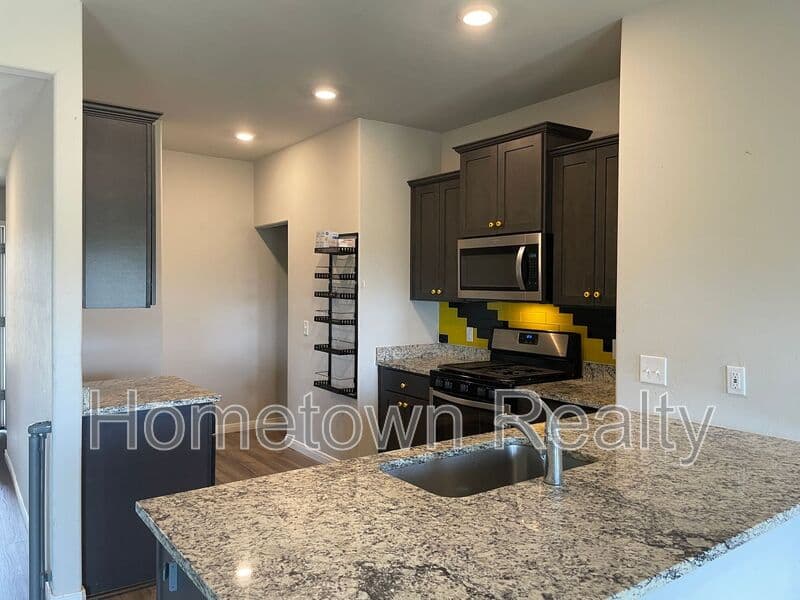 El Reno House: 1712 Vermilion Lane