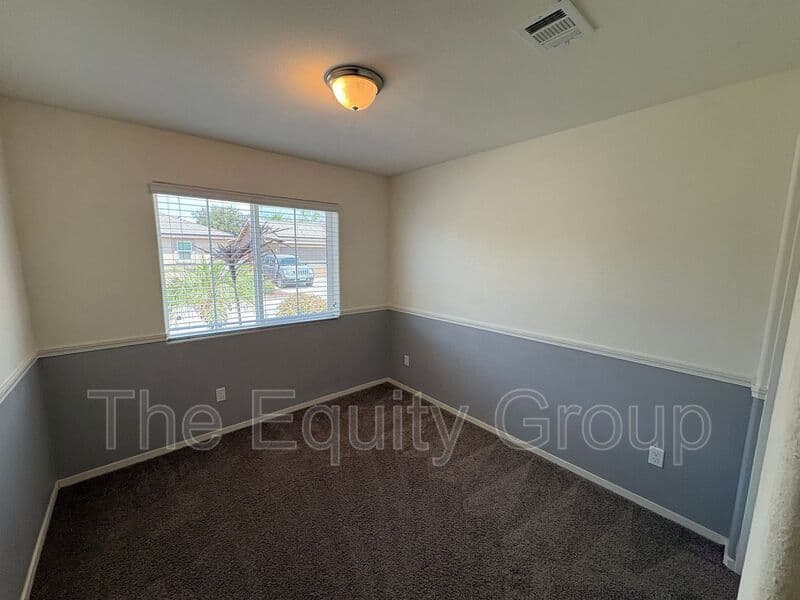 Visalia House: 2113 North Highland Street