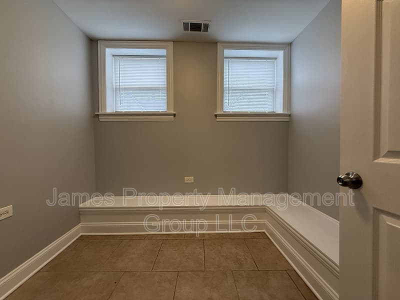 Chicago Condo: 3601 W Le Moyne St